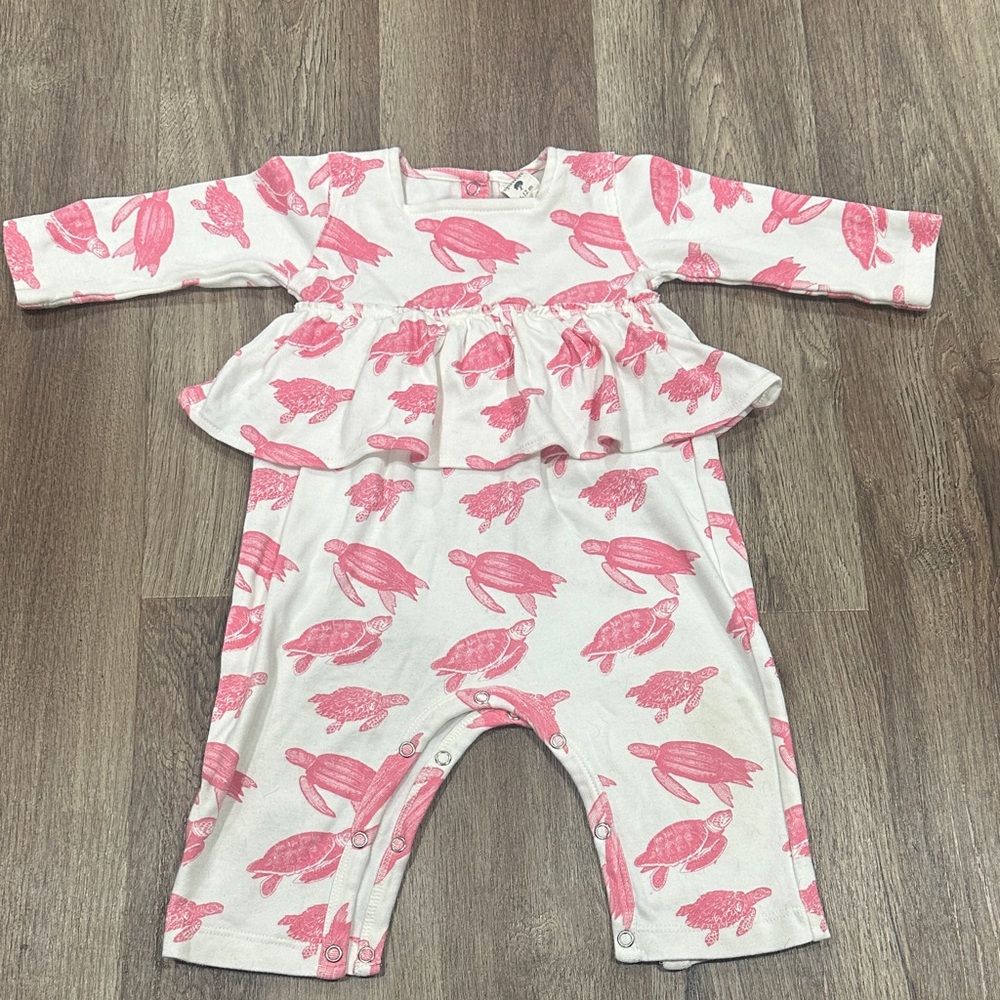 Kate Quinn 6–12M Organic Cotton Romper | Pink Sea Turtle Print